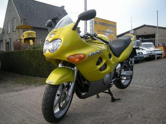 ocasión motos Suzuki GSX 600 F SUPER SPORT DOHC 16 VALVE MET ORIGINEEL 9.734 KM !!!!!!!!!!!!! 1998/7