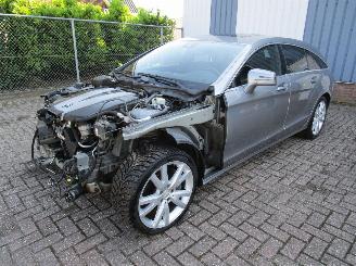 damaged passenger cars Mercedes CLS 350 D V6 Navi Leder Luchtvering 2013/3