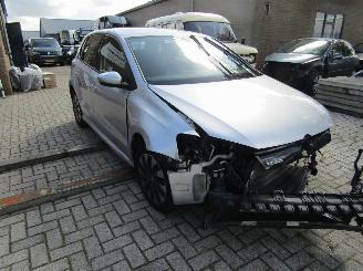 uszkodzony samochody osobowe Volkswagen Polo 6R 2014/5