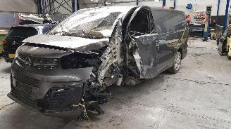 uszkodzony samochody osobowe Opel Vivaro Vivaro 2.0 CDTI L3H1 Innovation 2019/8