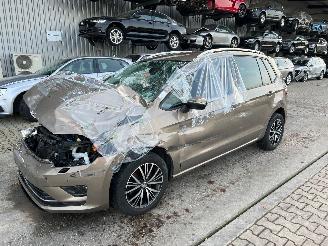 škoda osobní automobily Volkswagen Golf Sportsvan 1.6 TDI 2016/2