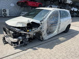 skadebil auto Mercedes B-klasse B200 Sports Tourer 2017/10