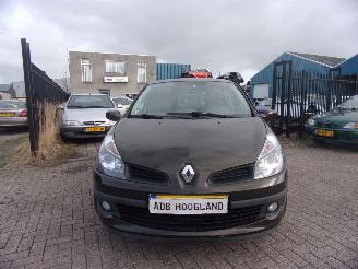 Sloopauto Renault Clio III (BR/CR) Hatchback 1.2 16V 75 (D4F-740(D4F-D7)) [55kW] 2006/1