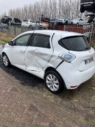Vaurioauto  passenger cars Renault Zoé batterij  inbegrepen 2016/6