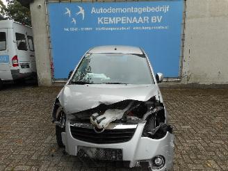 dañado motos Opel Agila Agila (B) MPV 1.2 16V (K12B(Euro 4) [69kW]  (04-2010/10-2014) 2011/1