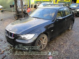 Auto incidentate BMW 3-serie 3 serie (E90) Sedan 320i 16V (N46-B20B) [110kW]  (12-2004/08-2007) 2005