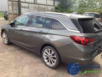 Salvage car Opel Astra  2017/2