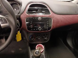Fiat Punto Punto Evo (199) Hatchback 1.3 JTD Multijet 85 16V (199.B.4000(Euro 5))=
 [62kW]  (10-2009/02-2012) picture 16