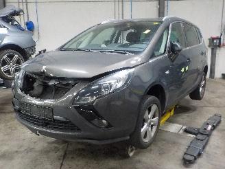 Coche siniestrado Opel Zafira Zafira Tourer (P12) MPV 1.4 Turbo 16V EcoFLEX (A14NET(Euro 5)) [103kW]=
  (10-2011/05-2016) 2013/0