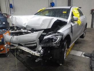 damaged passenger cars Mercedes A-klasse A (W176) Hatchback 1.6 A-180 16V (M270.910) [90kW]  (09-2012/05-2018) 2013