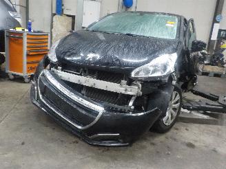 Damaged car Peugeot 208 208 I (CA/CC/CK/CL) Hatchback 1.2 Vti 12V PureTech 82 (EB2F(HMZ)) [60k=
W]  (03-2012/12-2019) 2016