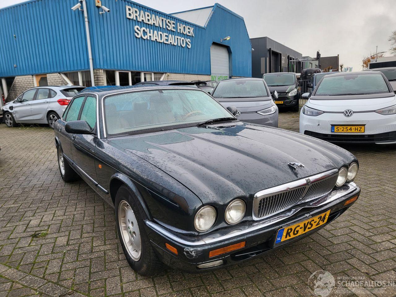Jaguar XJ EXECUTIVE 3.2 orgineel in nederland gelevert met N.A.P