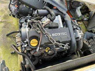 uszkodzony samochody osobowe Opel Combo 1.7 CDTI Z17DTH MOTOR COMPLEET 2011/1
