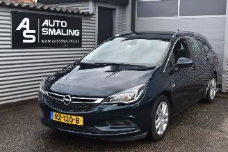 krockskadad bil auto Opel Astra 1.6 Cdti 110Pk business Edition *Navi/Airco 2018/3