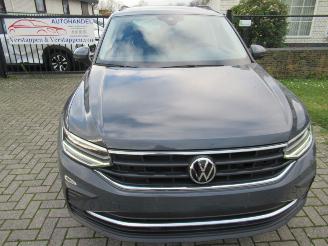 Auto incidentate Volkswagen Tiguan TSI 150pk DSG-Aut .Climatronic Navi Camara Led FrontAssist.... 2021/1