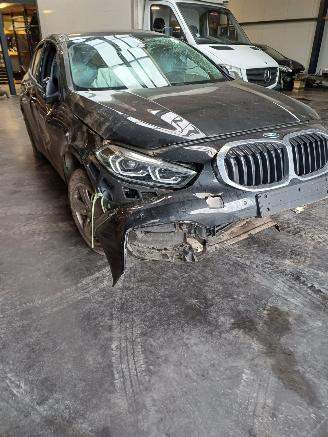 Coche accidentado BMW  116i www.midelo-onderdelen.nl 2023/1