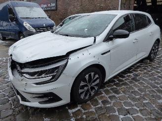 skadebil auto Renault Mégane Limited 2021/12
