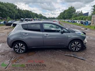 damaged passenger cars Nissan Leaf Leaf (ZE0), Hatchback, 2010 / 2017 Leaf 2017/9