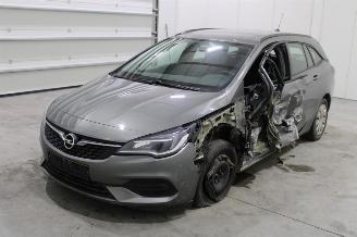 Damaged car Opel Astra  2020/9