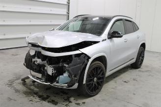 damaged passenger cars Mercedes EQA  2022/4