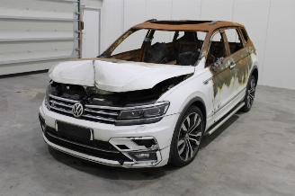 damaged passenger cars Volkswagen Tiguan  2019/4