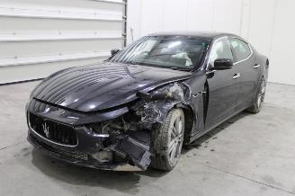 damaged passenger cars Maserati Ghibli  2016/10