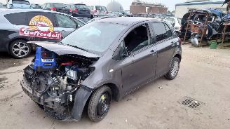 Voiture accidenté Toyota Yaris 2009 1.3 16v 1NRFE Grijs 1G3 Grijs onderdelen 2009/1