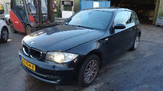 Auto incidentate BMW 1-serie E81 2008 318i N43B20A Zwart 475 onderdelen 2008/9
