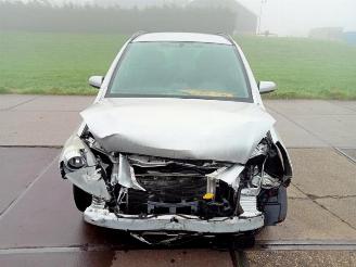 damaged passenger cars Opel Zafira Zafira (M75), MPV, 2005 / 2015 1.6 16V 2007/11