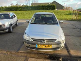 krockskadad bil bedrijf Opel Corsa Corsa C (F08/68), Hatchback, 2000 / 2009 1.2 16V 2001/4