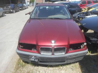 uszkodzony samochody osobowe BMW 3-serie e 36 316i 1992/1