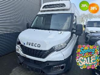 Coche accidentado Iveco Daily 2.3 HI-MATIC L3H3 MAXI| THERMO-KING | AUTOMAAT | AIRCO 2022/1