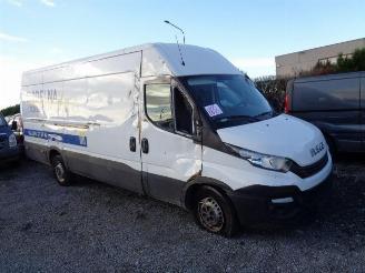 Salvage car Iveco Daily  2017/8