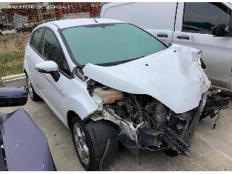 uszkodzony samochody osobowe Ford Fiesta TREND 2010/2