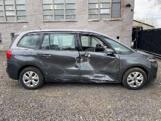 damaged passenger cars Citroën C4 PICASSO II INTENS 2014/12