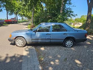 rozbiórka samochody osobowe Mercedes 200-serie 260 E 1989/3