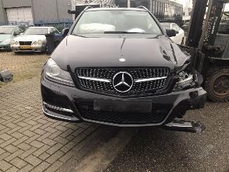 uszkodzony samochody osobowe Mercedes C-klasse C 200 CDI COMBI 2013/4
