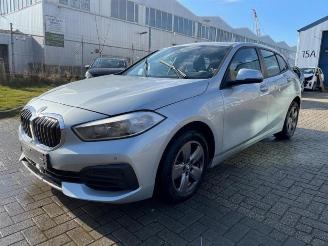 Salvage car BMW 1-serie 1 serie (F40), Hatchback, 2019 118i 1.5 TwinPower 12V 2020/9