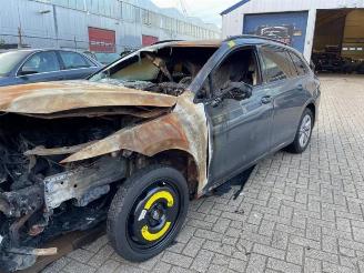 Salvage car Volkswagen Golf  2022/2