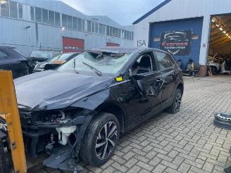 uszkodzony samochody osobowe Volkswagen Polo Polo VI (AW1), Hatchback 5-drs, 2017 1.0 TSI 12V 2018