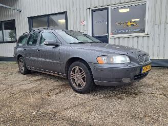 Volvo V-70 2.4D Edition picture 1