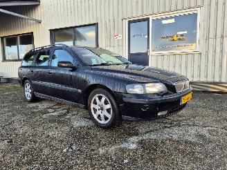 Salvage car Volvo V-70 2.4 D5 Geartronic 2004/1