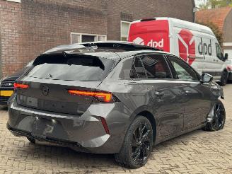 uszkodzony samochody osobowe Opel Astra hybrid 1.6 ULTIMATE 132 kw AUTOMAAT NEW MODEL 2023/1