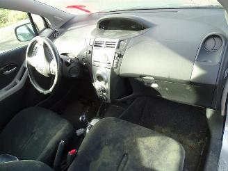 Toyota Yaris 1.3 picture 5