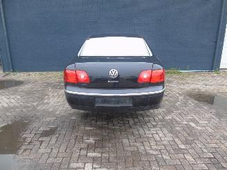 Volkswagen Phaeton  picture 2