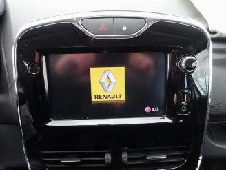 Renault Clio  picture 16